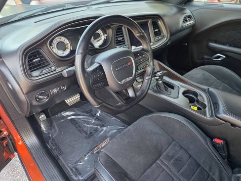 Used 2020 Dodge Challenger R/T Scat Pack RWD image 11