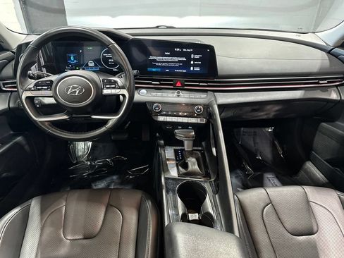 Used 2023 Hyundai Elantra Limited FWD image 7