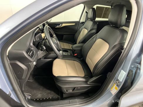 Certified 2022 Ford Escape Titanium w/ Titanium Premium Package image 30