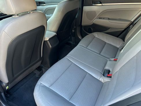 Used 2018 Hyundai Elantra Limited w/ Limited Ultimate Package 02 image 14
