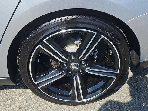 Used 2025 Honda Accord Sport image 8