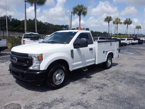 Used 2021 Ford F250 XL w/ Power Equipment Group RWD image 4