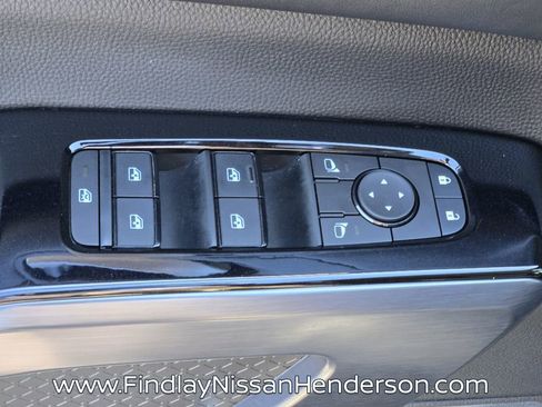 Used 2025 Nissan Pathfinder SL image 22