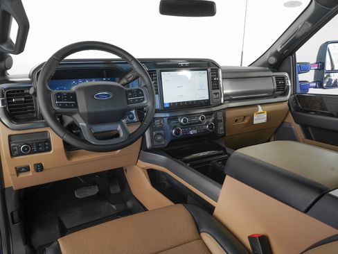 Used 2026 Ford F450 Lariat w/ FX4 Off-Road Package image 13