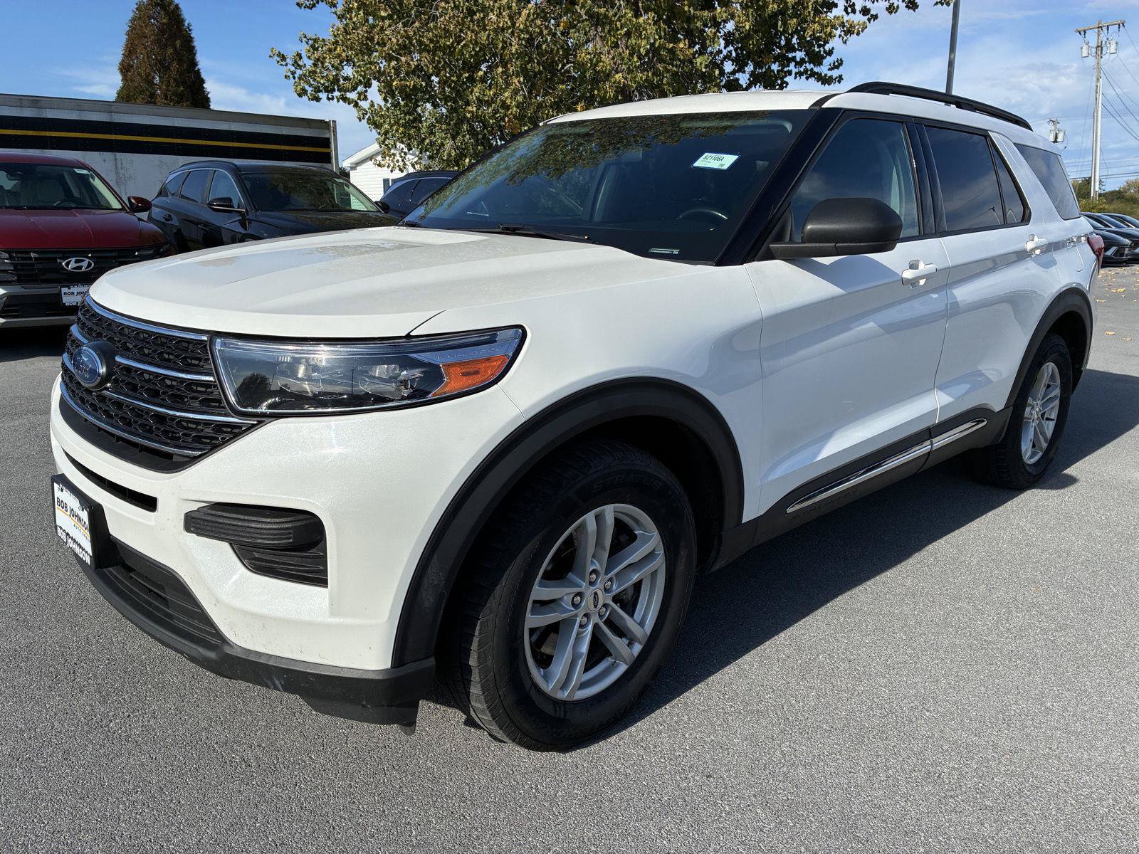 Used 2021 Ford Explorer XLT w/ Class III Trailer Tow Package AWD/4WD image 3
