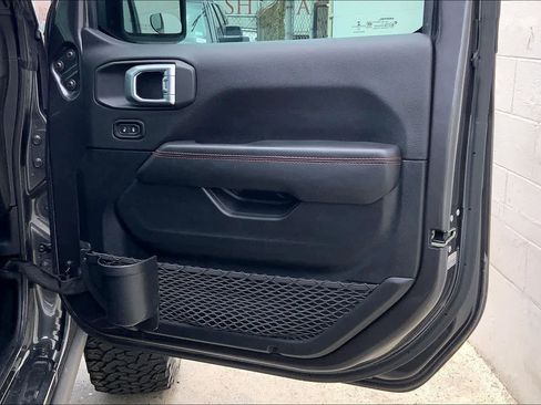 Used 2021 Jeep Wrangler Unlimited Rubicon w/ Xtreme Recon 35" Tire Package image 28