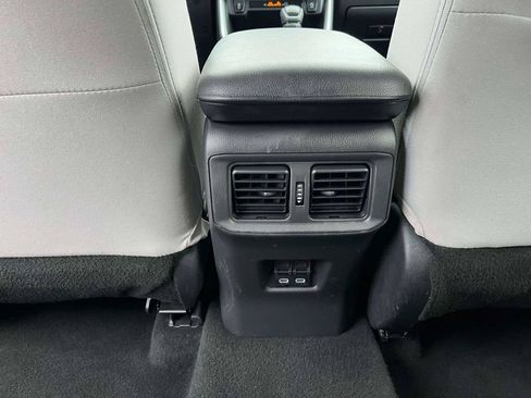 Used 2023 Toyota RAV4 XLE AWD/4WD image 4