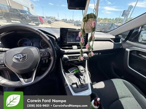 Used 2021 Toyota RAV4 XLE w/ XLE Grade Weather Package AWD/4WD image 11
