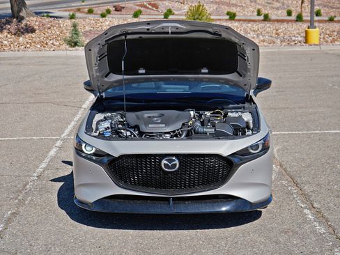 New 2026 MAZDA MAZDA3 Hatchback w/Premium Plus Pkg image 4