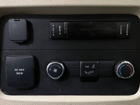 Used 2017 Ford Expedition EL XLT w/ Equipment Group 202A AWD/4WD image 44