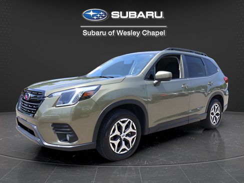 Used 2023 Subaru Forester Premium AWD/4WD image 3