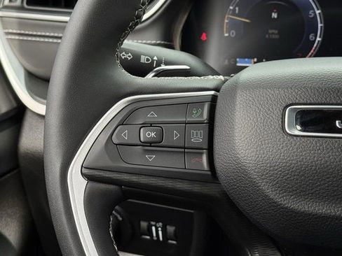 Used 2024 Jeep Grand Cherokee L Altitude image 15