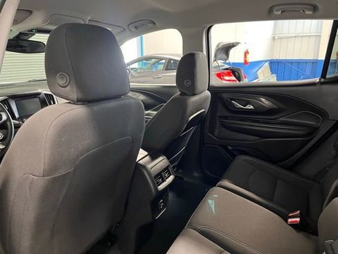 Used 2024 GMC Terrain SLE image 17