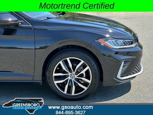 Used 2025 Volkswagen Jetta SE FWD image 40