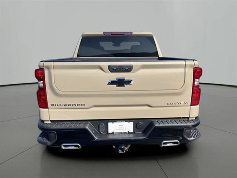 Used 2022 Chevrolet Silverado 1500 Custom Trail Boss AWD/4WD image 5