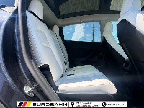 Used 2024 Tesla Model Y Long Range AWD/4WD image 17