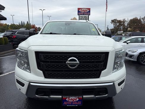 Used 2021 Nissan Titan SV w/ SV Convenience Package image 10