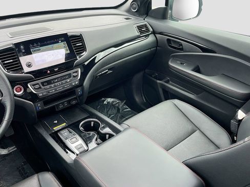 Used 2024 Honda Passport Black Edition image 25