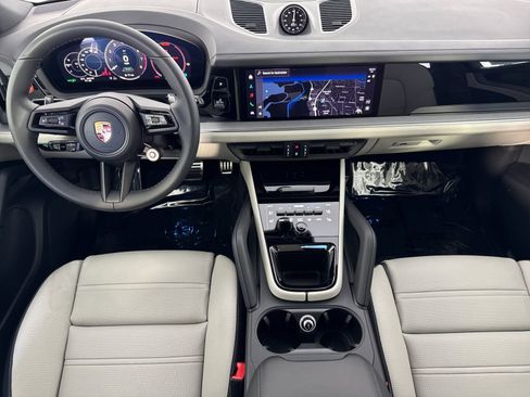 New 2026 Porsche Cayenne S image 6