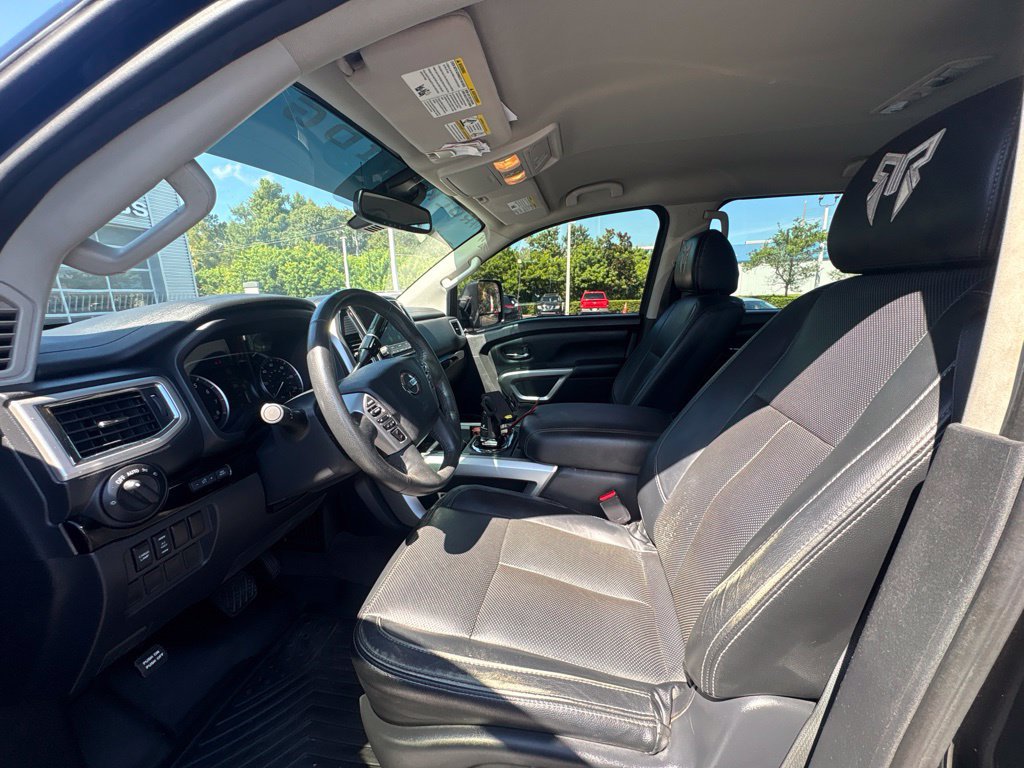 Used 2021 Nissan Titan SV w/ SV Convenience Package AWD/4WD image 7