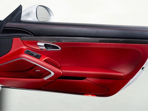 Used 2016 Porsche 911 Turbo S image 17