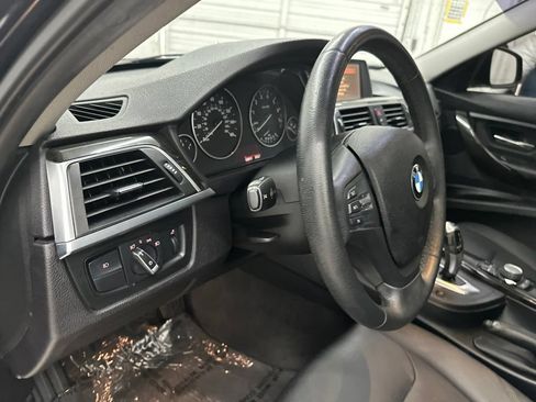 Used 2017 BMW 320i Sedan RWD image 14