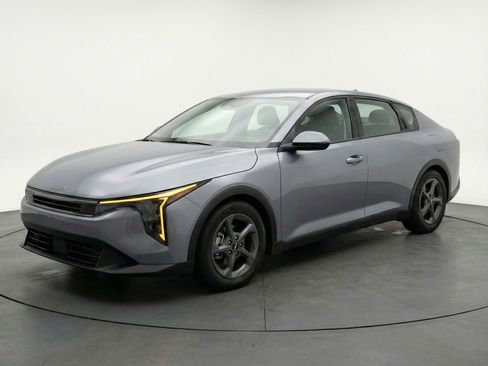 Used 2025 Kia K4 FWD image 3