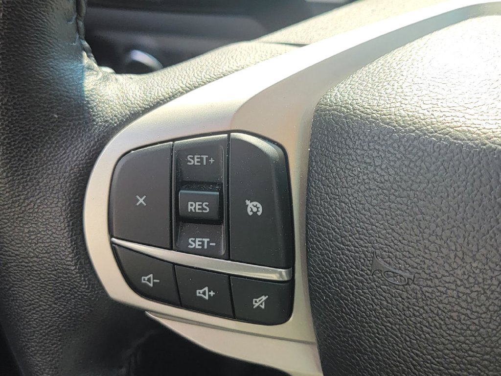 Used 2023 Ford Explorer XLT AWD/4WD image 23
