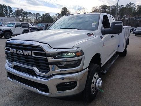 New 2026 RAM 3500 Tradesman w/ Chrome Appearance Group image 9