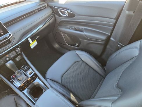 New 2026 Jeep Compass Latitude AWD/4WD image 41