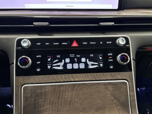 Used 2025 Genesis GV80 2.5T Prestige image 22