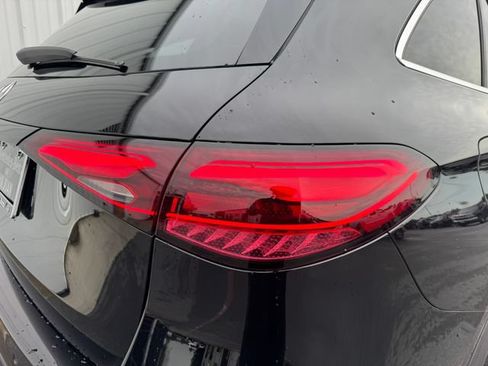 Certified 2025 Mercedes-Benz GLC 300 image 31