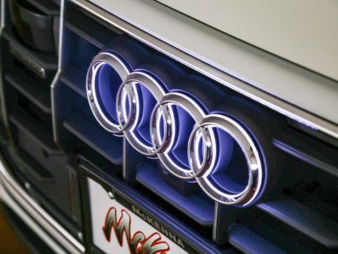 Certified 2023 Audi Q8 Premium w/ Convenience Package AWD/4WD image 9