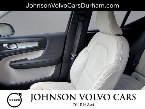 Used 2023 Volvo XC40 B5 Plus w/ Driver Assist Package AWD/4WD image 28