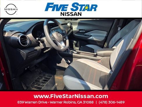 Used 2023 Nissan Kicks SR w/ SR Premium Package FWD image 5