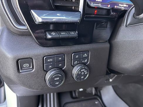 Used 2024 Chevrolet Silverado 3500 High Country w/ High Country Premium Package image 32