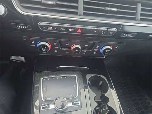 Used 2018 Audi Q7 3.0T Premium image 19