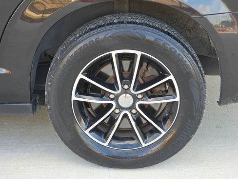 Used 2017 Dodge Grand Caravan GT image 30