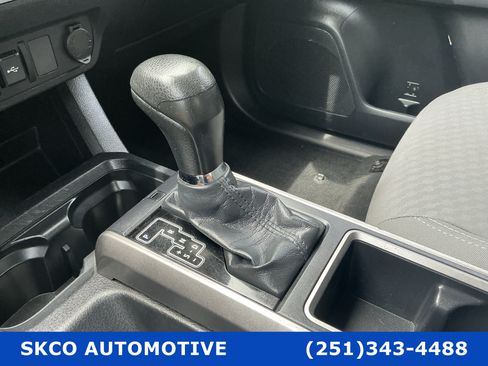 Used 2020 Toyota Tacoma SR5 RWD image 23