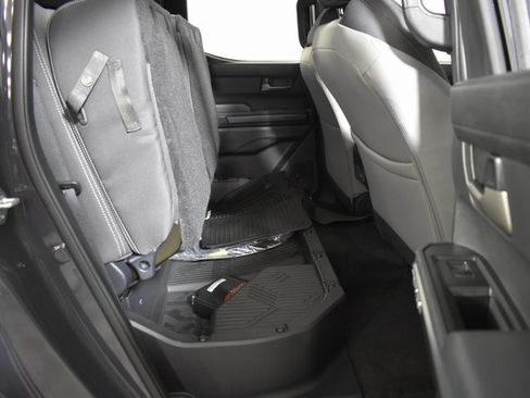 Used 2024 Toyota Tacoma TRD Off-Road image 34