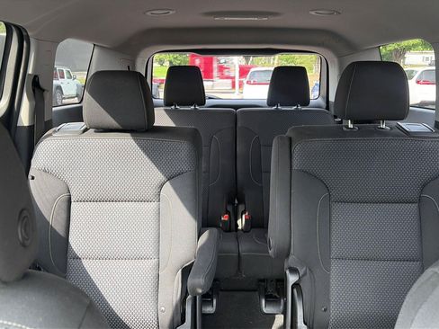 Used 2022 GMC Acadia SLE w/ Driver Convenience Package FWD image 26