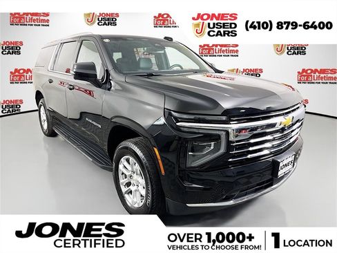 Used 2025 Chevrolet Suburban LT w/ Comfort Package image 1