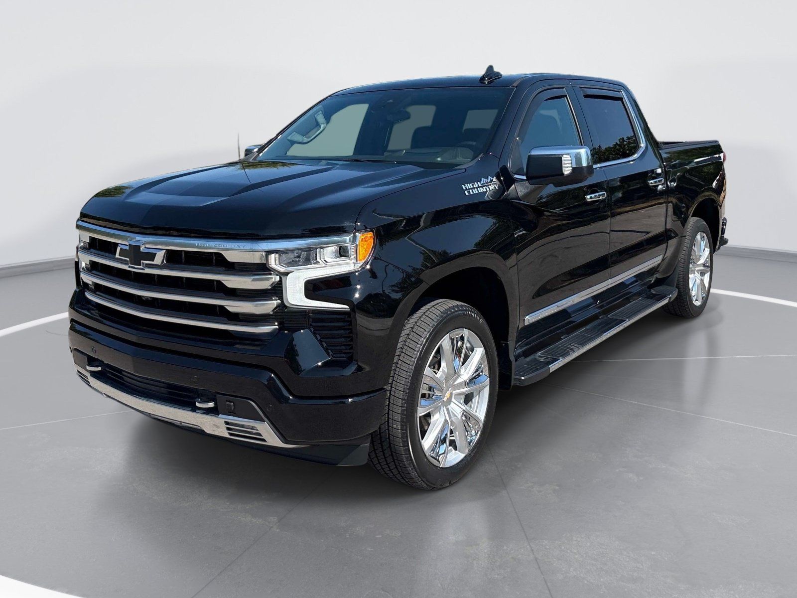 Used 2023 Chevrolet Silverado 1500 High Country w/ High Country Premium Package AWD/4WD image 3