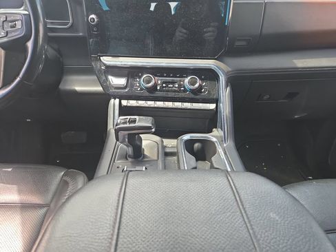 Used 2024 GMC Sierra 1500 Denali AWD/4WD image 13