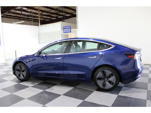Used 2019 Tesla Model 3 Standard Range Plus image 13