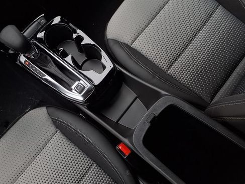 New 2026 Chevrolet Trax LT w/ LT Convenience Package FWD image 12