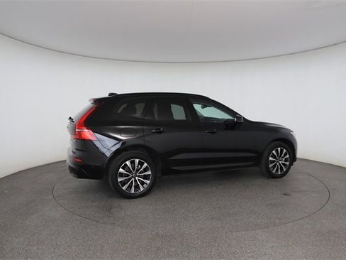 Used 2023 Volvo XC60 B5 Plus image 21