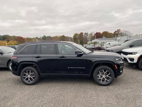 New 2025 Jeep Grand Cherokee Limited image 2