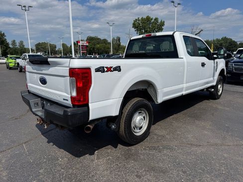 Used 2018 Ford F250 XL w/ Power Equipment Group AWD/4WD image 5
