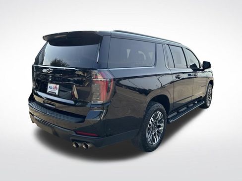 Used 2025 Chevrolet Suburban Z71 AWD/4WD image 7